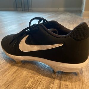 Nike Huarache model. 9 and 9.5 available sizes. Brand new models